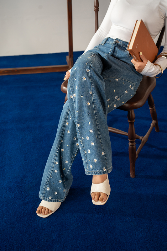Embroidered Mom Jeans - Peelu Online