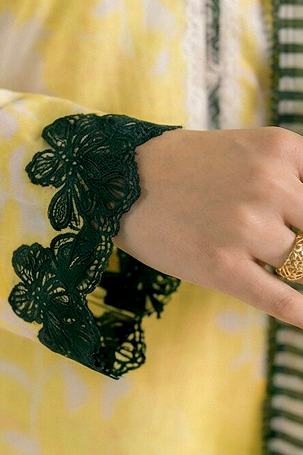 3-Pcs Stitched Lawn Suit Gold Dust