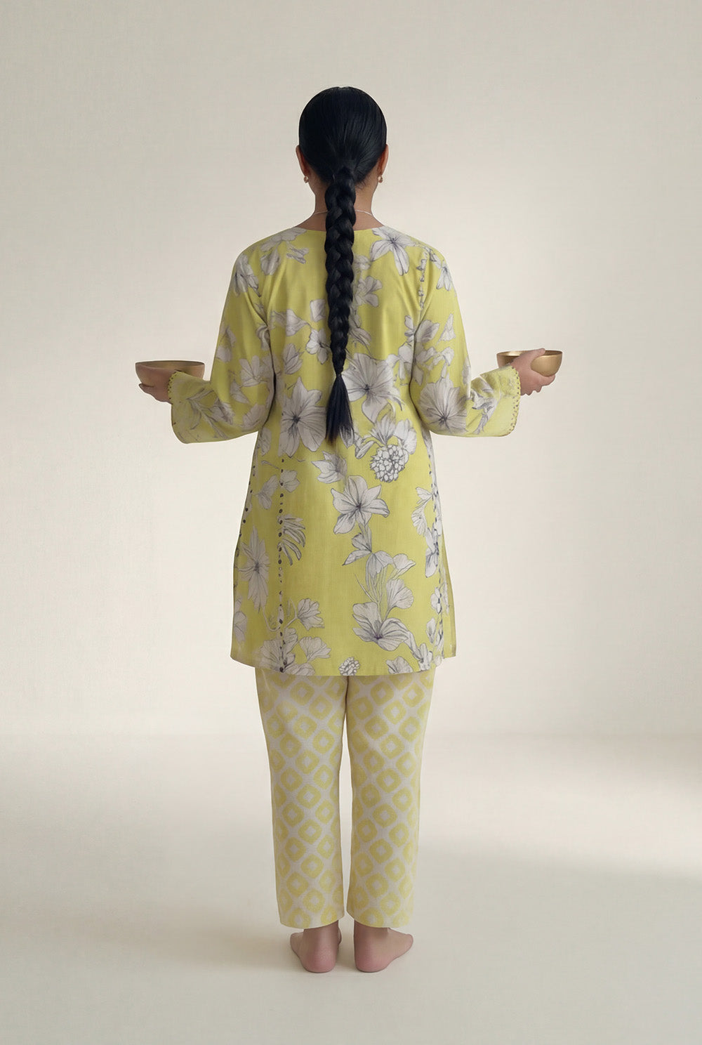 3-Pcs Stitched Lawn Suit Golden Clover