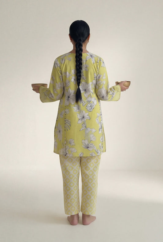 3-Pcs Stitched Lawn Suit Golden Clover