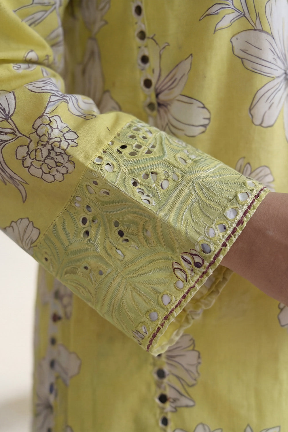 3-Pcs Stitched Lawn Suit Golden Clover